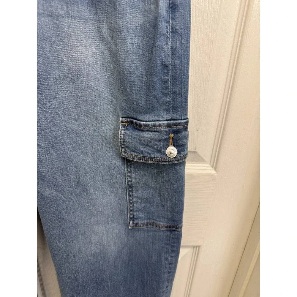 American Eagle Outfitters product pair
